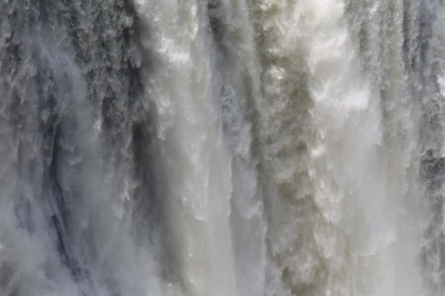 Zimbabwe & Zambia: Guided Tour of the Falls from Both Sides - A Two-Country Day at Victoria Falls: Zimbabwe and Zambia in One Go