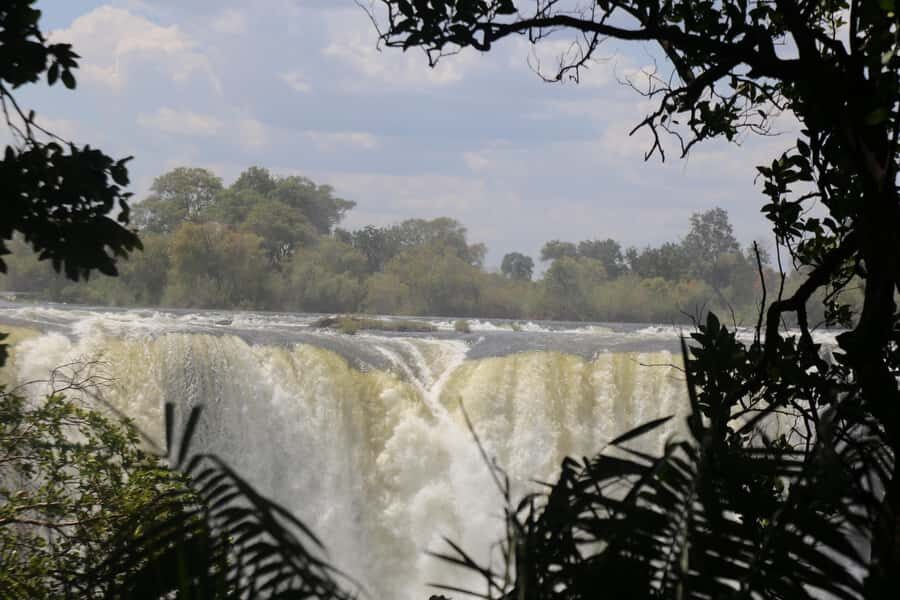Zimbabwe & Zambia: Guided Tour of the Falls from Both Sides - Zambia Side Lookouts: Rainbows, the Almost-360 Moment, and Photo Time